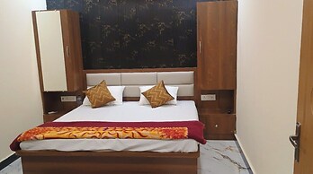 S R GUEST HOUSE