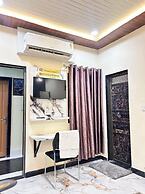 S R GUEST HOUSE