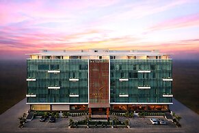 TOWN SQUARE SUITES