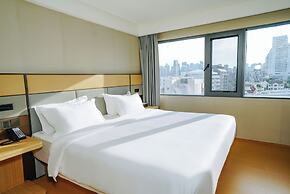 BANGKOK ORIENTAL HOTEL