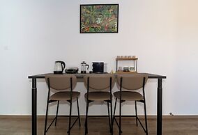 City Center Modern Boho Stay