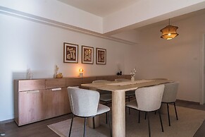 City Center Modern Boho Stay