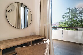 City Center Modern Boho Stay