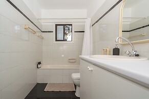 City Center Modern Boho Stay