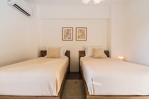 City Center Modern Boho Stay