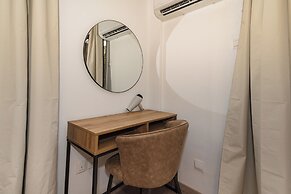 City Center Modern Boho Stay