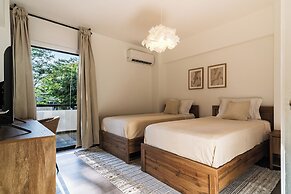 City Center Modern Boho Stay
