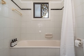 City Center Modern Boho Stay