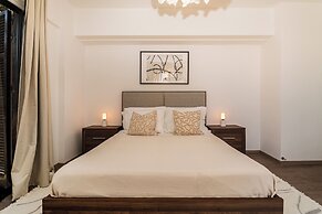 City Center Modern Boho Stay
