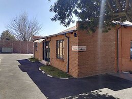 Emperor Lodge And Tours