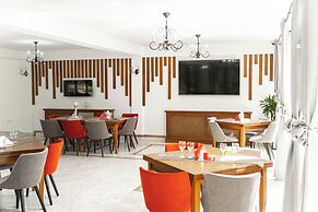 Hotel Piscul Negru