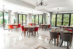 Hotel Piscul Negru