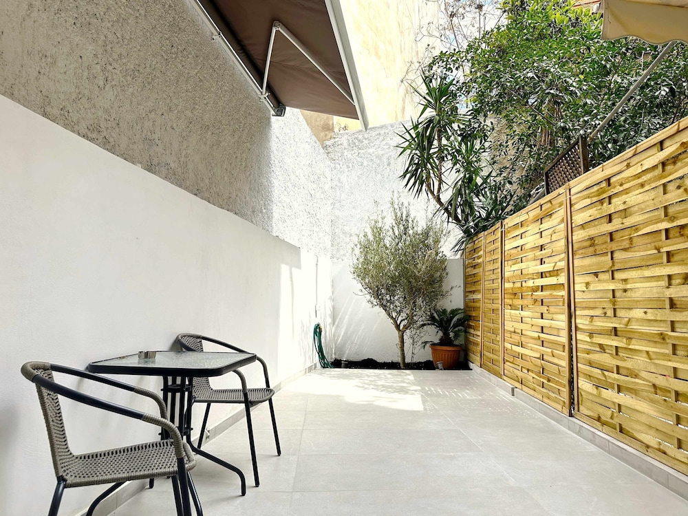 Secret Garden by Acropolis - Athens Central Gem