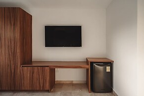 Zama Condo w Rooftop Pool Gym Coworking Cinema