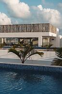 Zama Condo w Rooftop Pool Gym Coworking Cinema