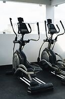 Zama Condo w Rooftop Pool Gym Coworking Cinema