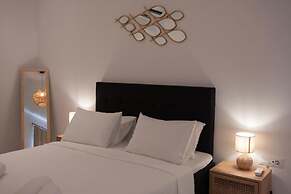 Adyton Lux Suite Mykonos Private Pool Experience