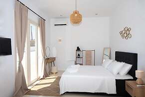 Adyton Lux Suite Mykonos Private Pool Experience