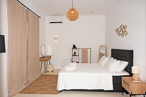 Adyton Lux Suite Mykonos Private Pool Experience