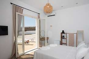 Adyton Lux Suite Mykonos Private Pool Experience
