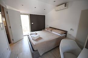 Scilla SeaFront Rooms