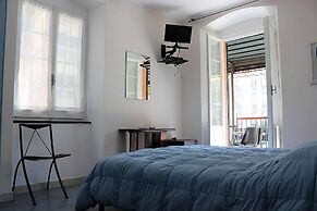 Delaide Rooms