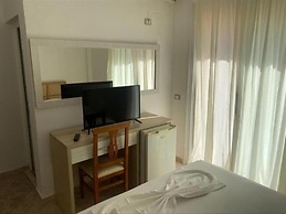 Hotel Dini