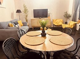 ASTORIA Loft Elite Apartment free parking,AC,Elevator