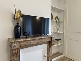 Stylish Stay in Central Le Mans
