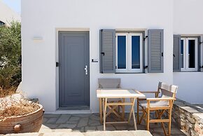 Phaedrus Living Paros Cycladic 4