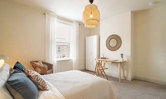 Crookes Gem with Garden & Alpacas Nearby