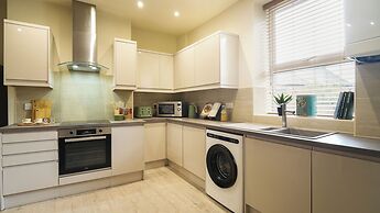 Crookes Gem with Garden & Alpacas Nearby