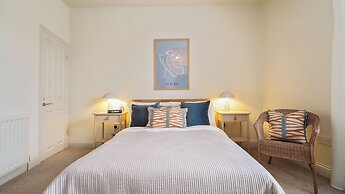 Crookes Gem with Garden & Alpacas Nearby