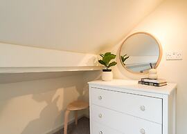 Crookes Gem with Garden & Alpacas Nearby