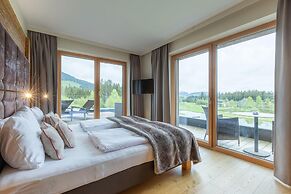 Exclusive Penthouse on the Golf Course