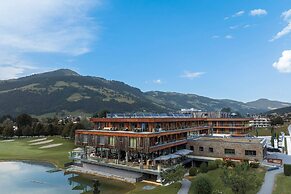 Exclusive Penthouse on the Golf Course