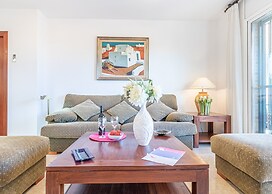 Villa in Empuriabrava With Private Pool & Mooring