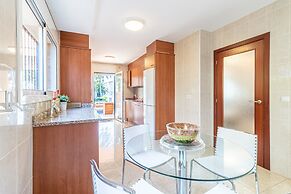 Villa in Empuriabrava With Private Pool & Mooring