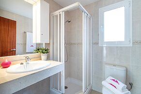 Villa in Empuriabrava With Private Pool & Mooring