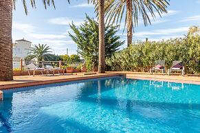 Villa in Empuriabrava With Private Pool & Mooring