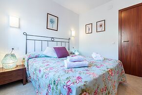 Villa in Empuriabrava With Private Pool & Mooring