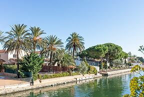 Villa in Empuriabrava With Private Pool & Mooring