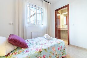 Villa in Empuriabrava With Private Pool & Mooring