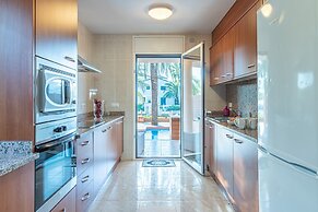 Villa in Empuriabrava With Private Pool & Mooring