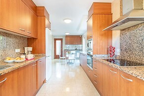 Villa in Empuriabrava With Private Pool & Mooring