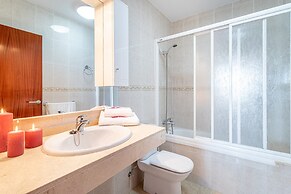 Villa in Empuriabrava With Private Pool & Mooring
