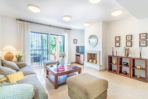 Villa in Empuriabrava With Private Pool & Mooring