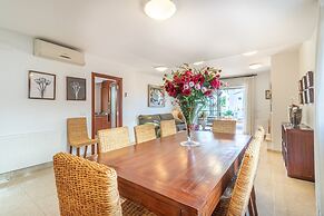 Villa in Empuriabrava With Private Pool & Mooring
