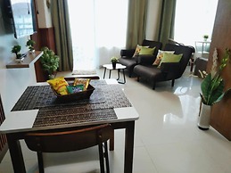 Spacious Studio Unit With Balcony and Seaview
