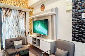 Sapphira Manor Luxurious Condo by the Bay